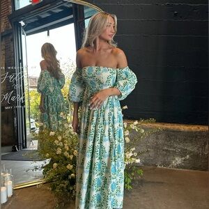 Let Me Be Long-Sleeve Printed Midi Dress small NWT